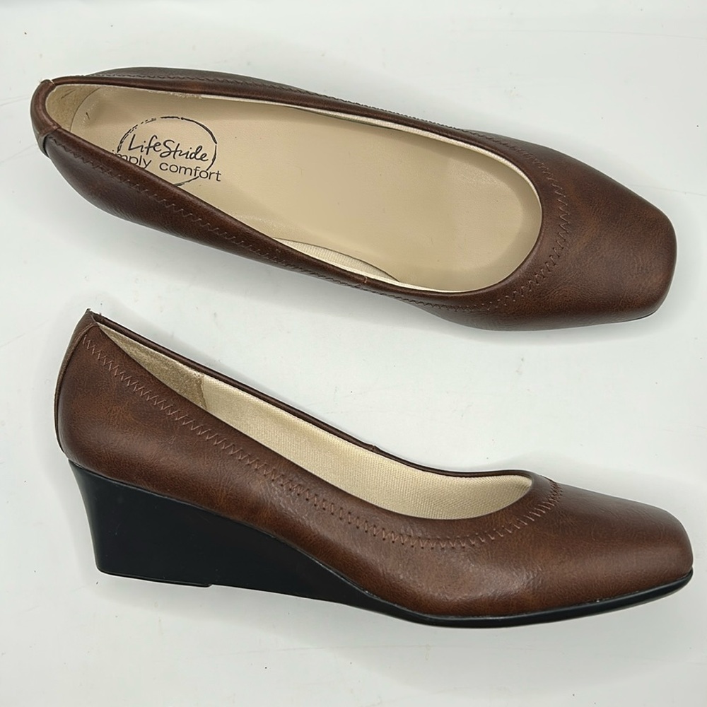 LifeStride Womens Groovy Wedge Slip On Shoes size 8.5